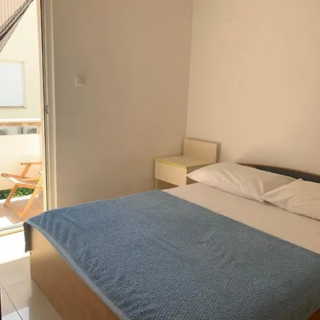 Apartment Lampion Vir