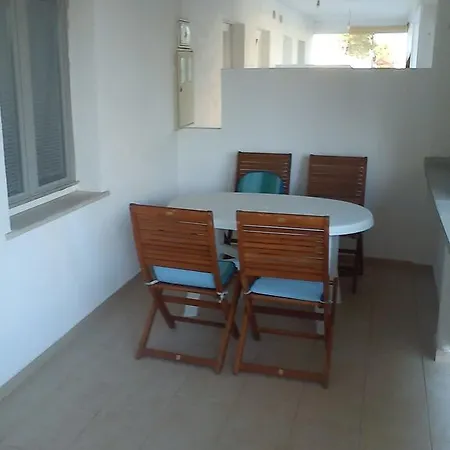 Lampion Apartment Vir