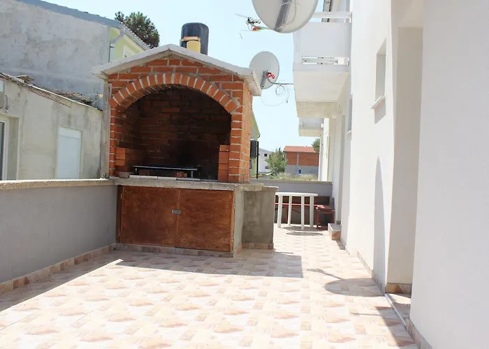 Lampion Lägenhet Vir